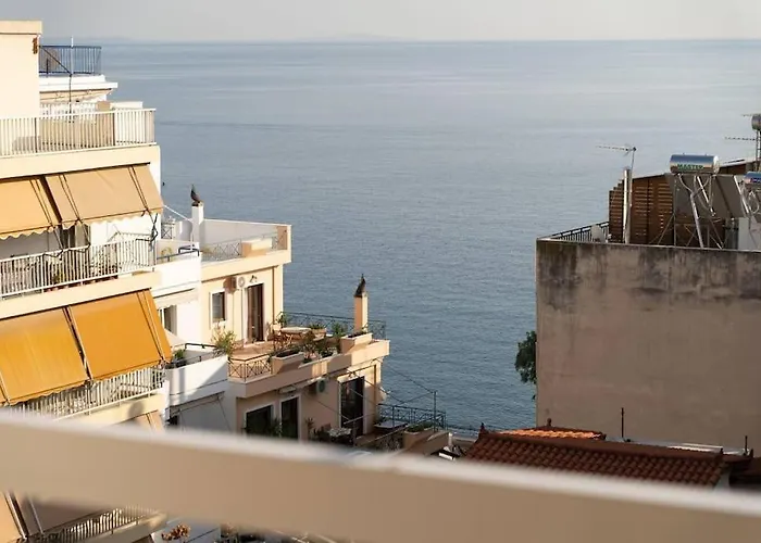 Piraeus Cozy Apartment For 4 Persons
