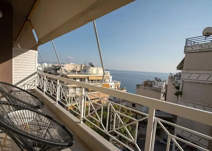 Piraeus Cozy Apartment For 4 Persons